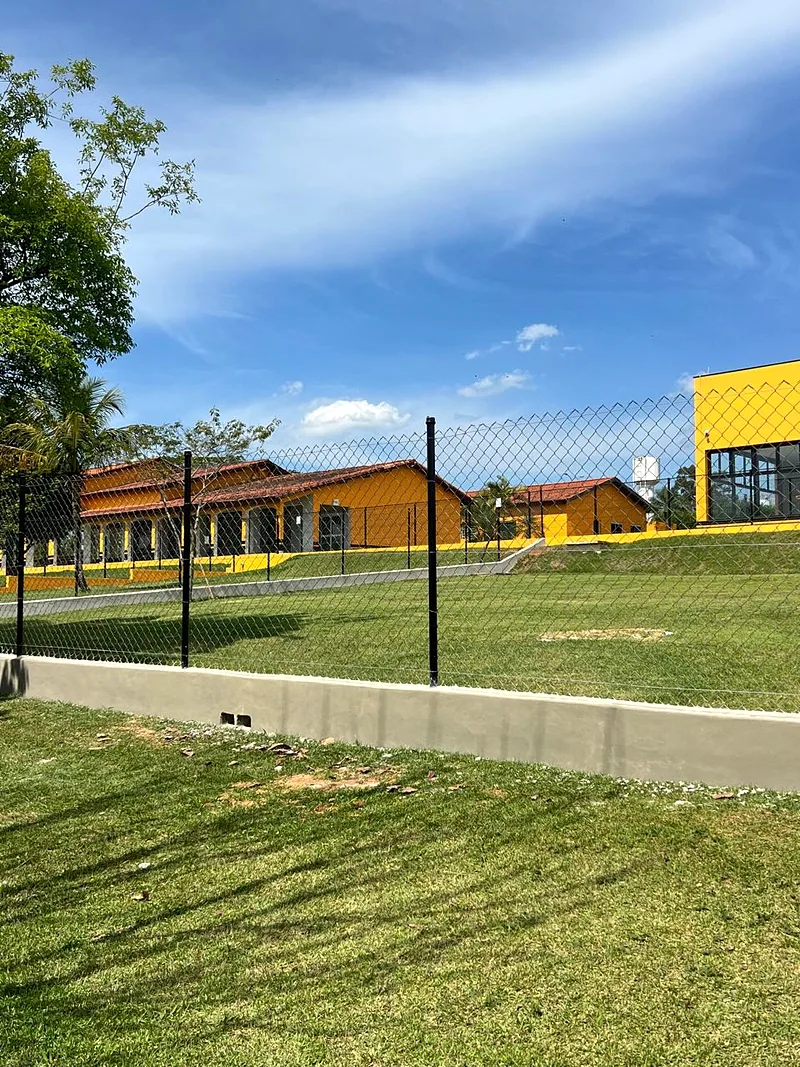 Instalação de alambrado executada pela Gold Construtora